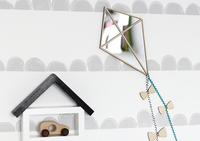 Kids Room Kite Mirror – Child-Friendly Acrylic & Wood