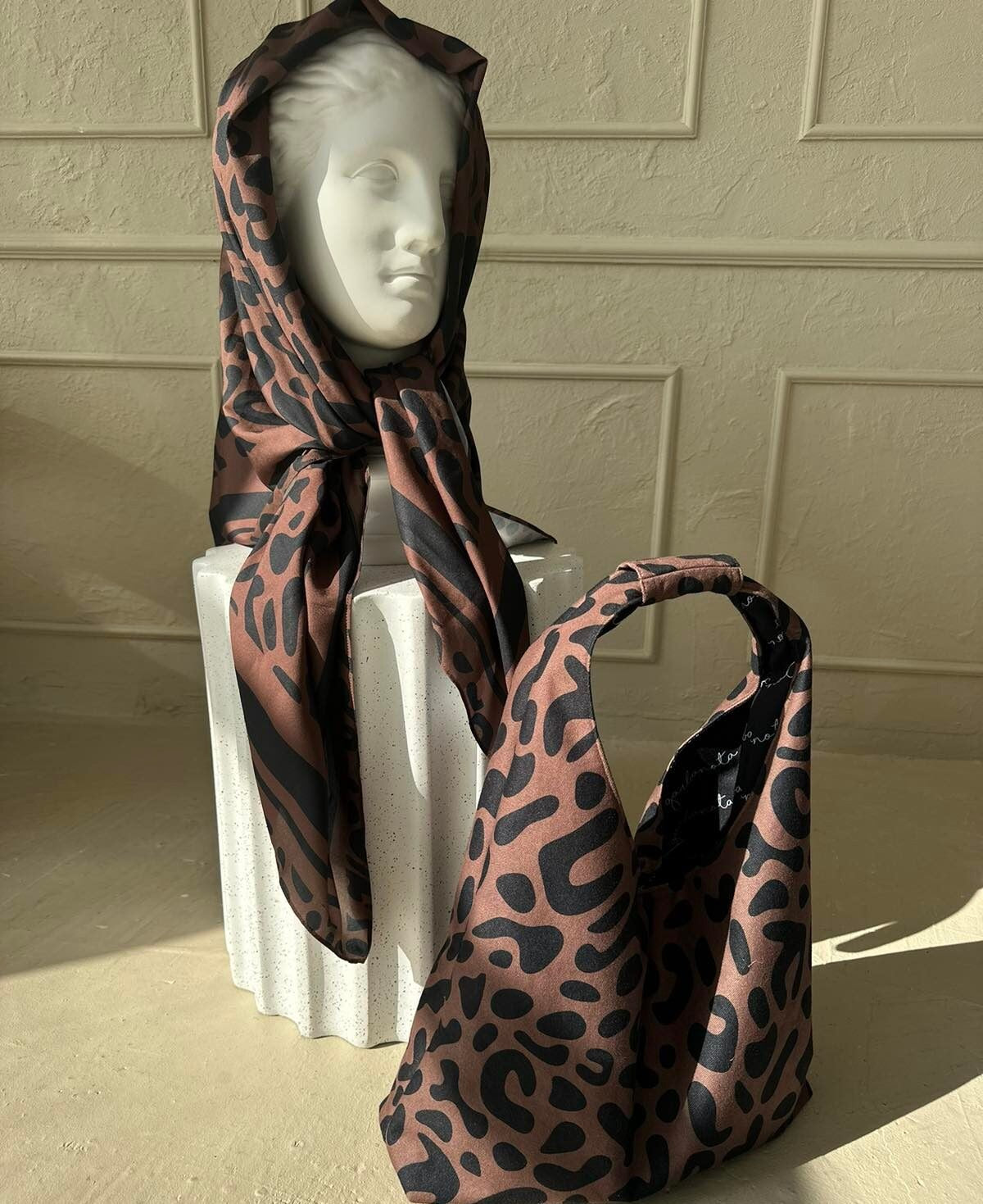 Moon Bag - Classic Leopard
