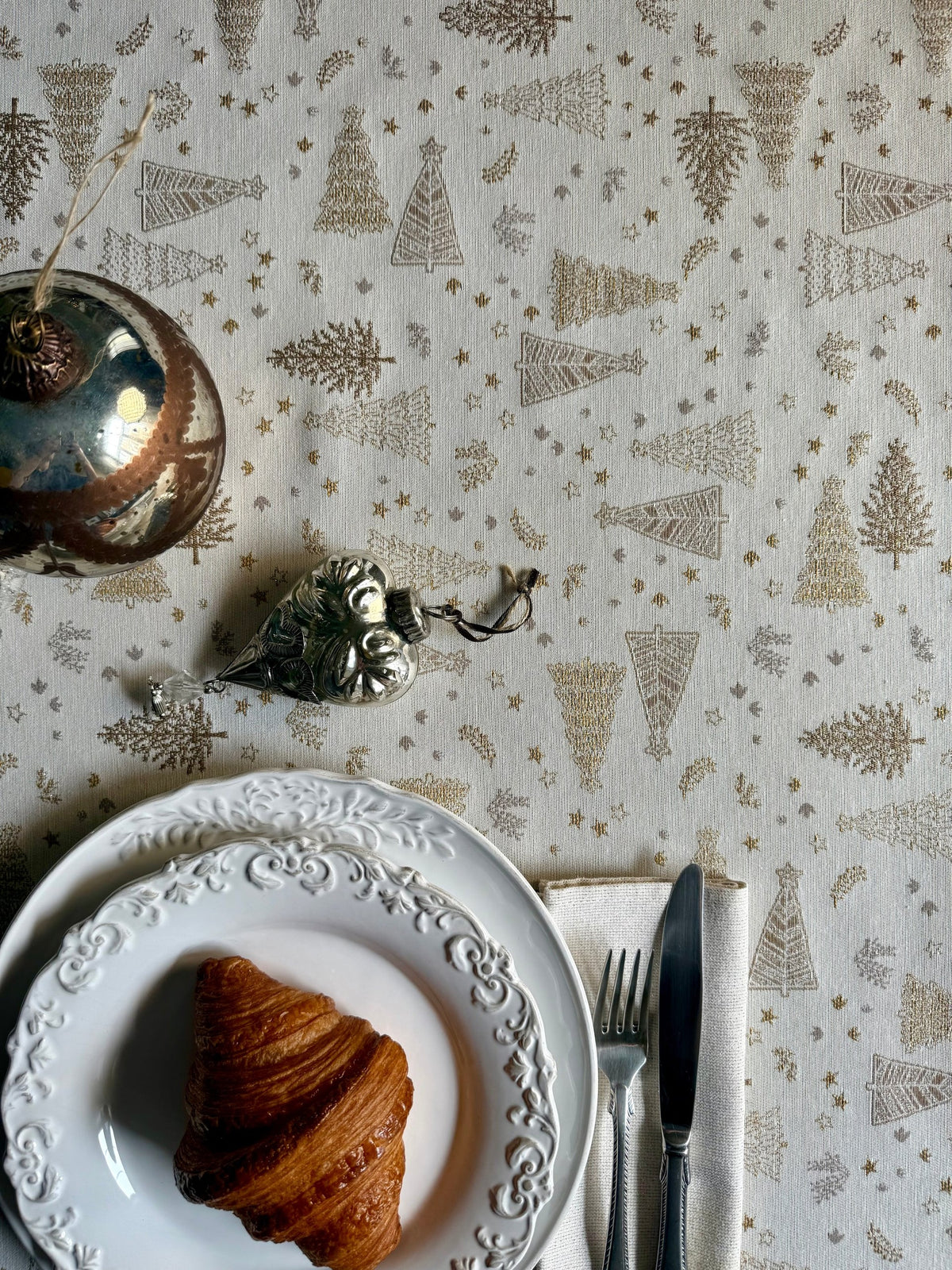 Table Runner - Golden Forest